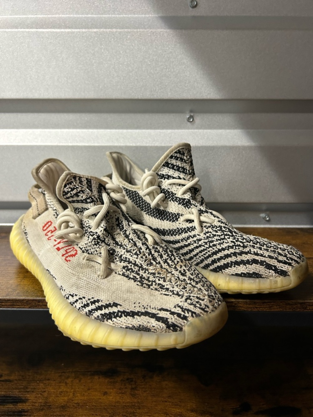 adidas Yeezy Boost 350 V2 Zebra 9 US No Box - Picture 4 of 8
